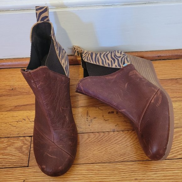 Toms 7 Brown Chunky Wedge Zebra Print Booties Ankle Boots KELSEY Leather - Picture 9 of 10